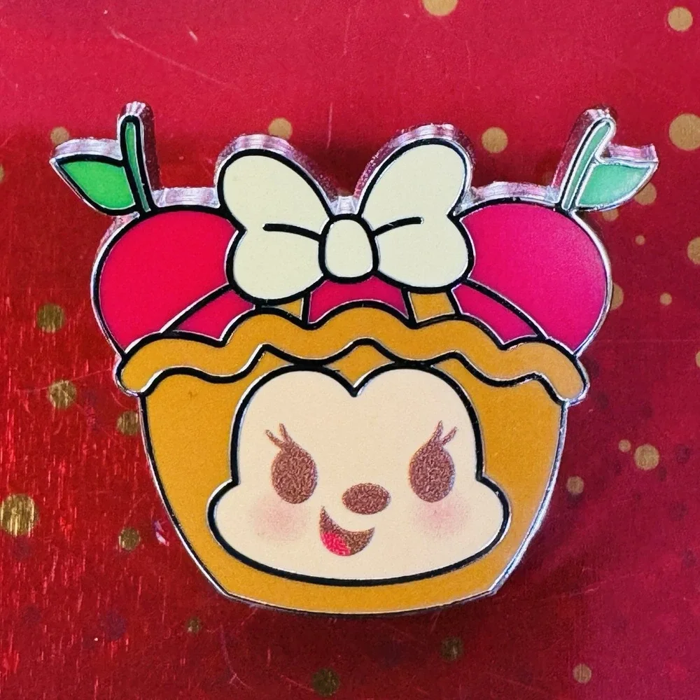 Disney Munchlings Series 4 Mystery Pin - Minnie Mouse Cherry Tart (4)
